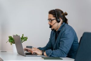 Les données clients, premier frein des conseillers face à l’IA